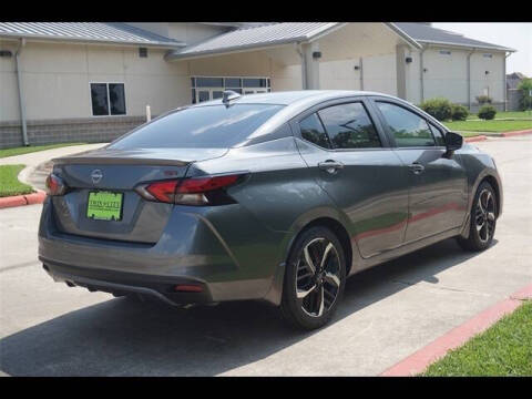 2025 Nissan Versa SR