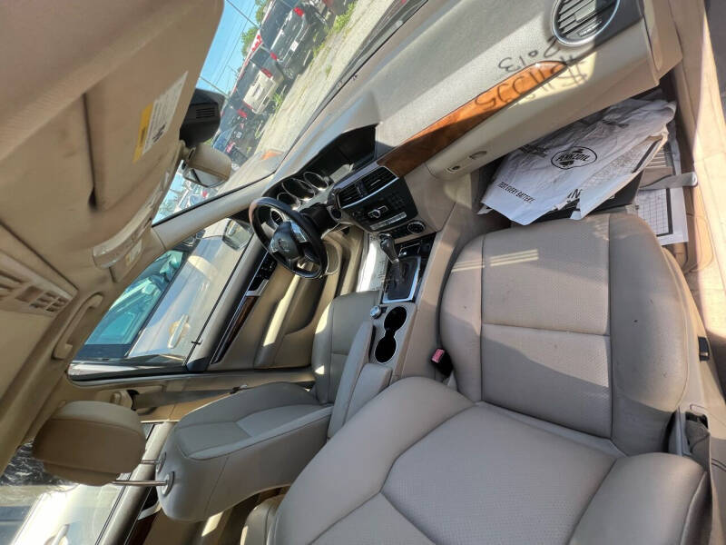 2013 Mercedes-Benz C-Class C 300 Luxury 4MATIC