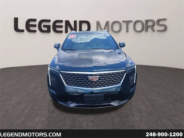 2025 Cadillac XT4 Premium Luxury