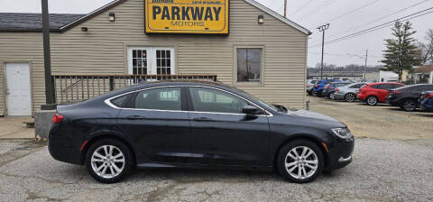 2017 Chrysler 200 for sale at Parkway Motors in Springfield IL