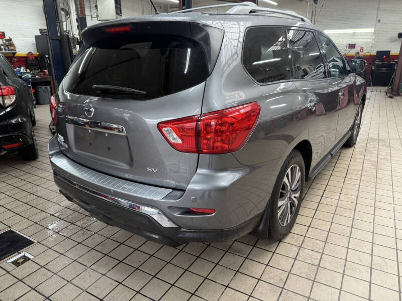 2017 Nissan Pathfinder SV