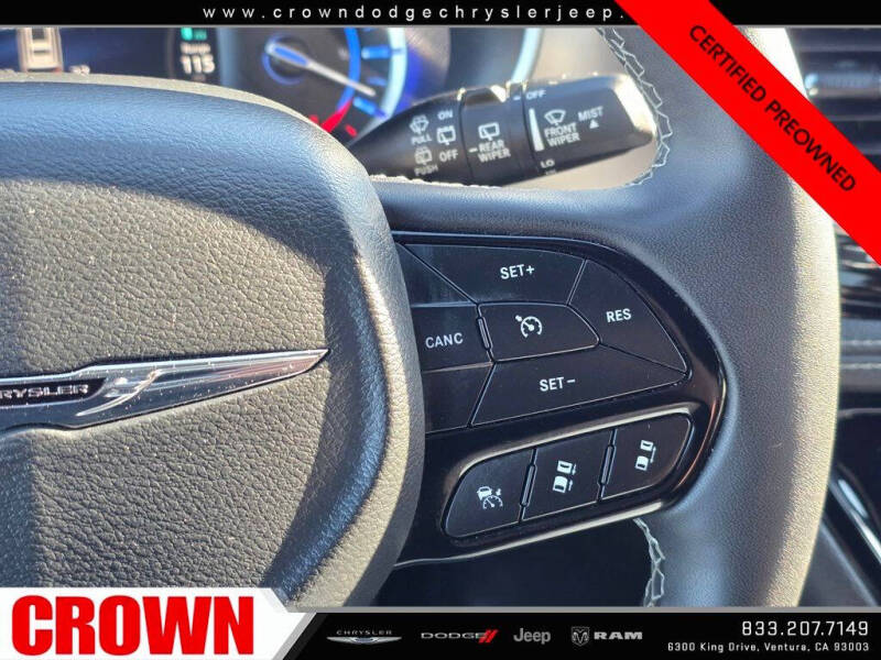 2024 Chrysler Pacifica Plug-In Hybrid Select