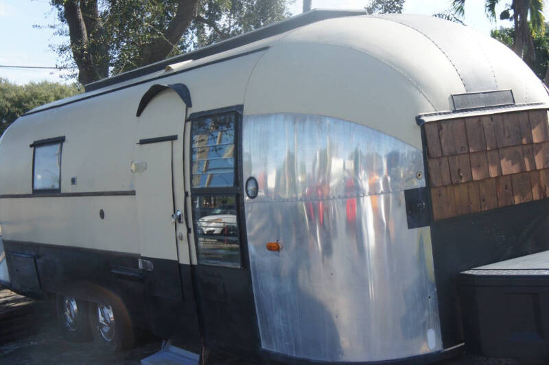 1963 Airstream Overlander 23'