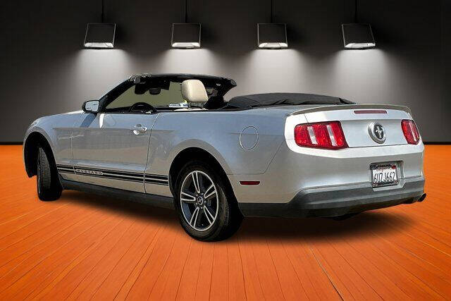 2010 Ford Mustang V6