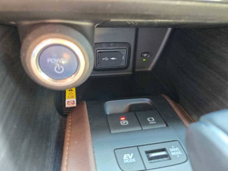 2022 Toyota Venza XLE