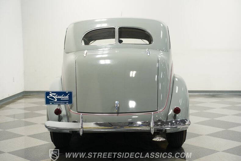1937 Ford Tudor