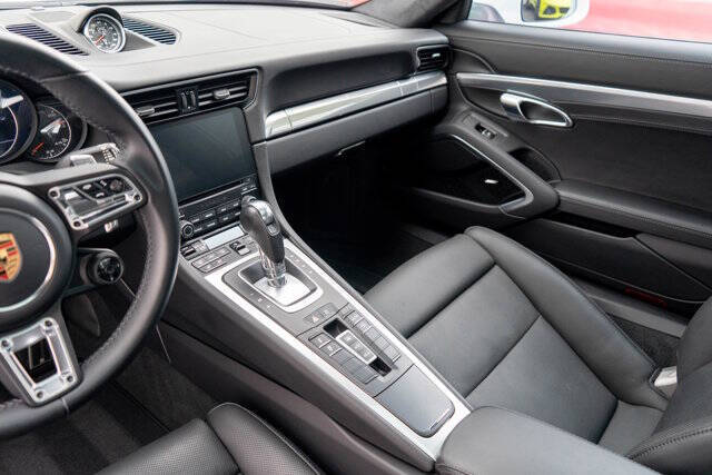 2019 Porsche 911 23