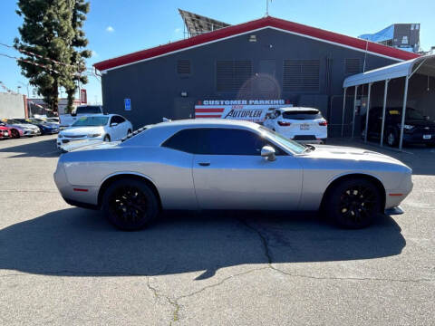 2016 Dodge Challenger for sale at Carros Usados Fresno in Clovis CA