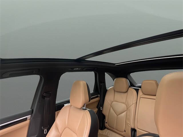 2014 Porsche Cayenne Platinum