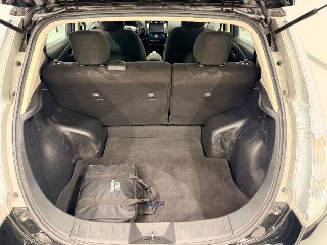 2016 Nissan LEAF SV