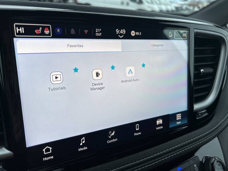 2026 Chrysler Pacifica Select