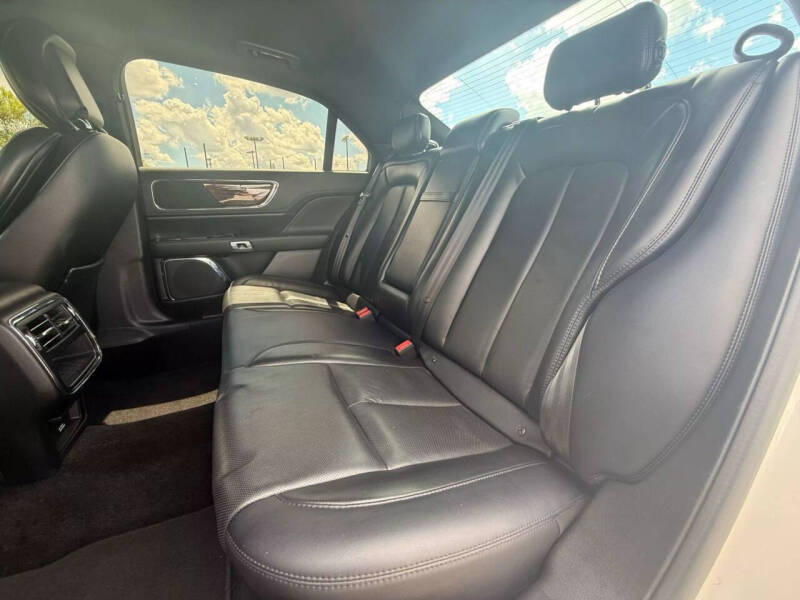 2018 Lincoln Continental Select