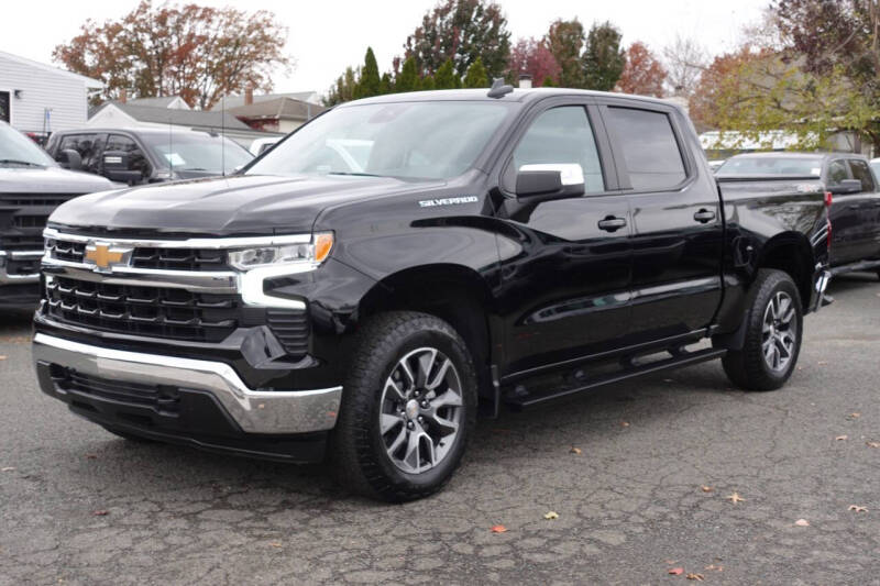 2024 Chevrolet Silverado 1500 LT's photo