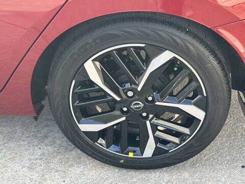 2025 Nissan Versa SR