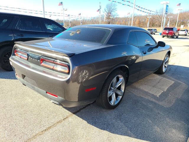 2016 Dodge Challenger SXT