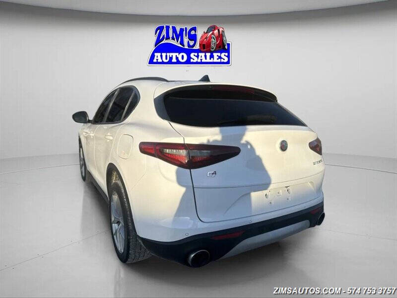 2018 Alfa Romeo Stelvio Sport