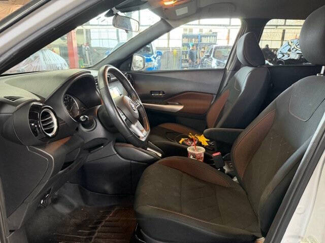 2020 Nissan Kicks SR