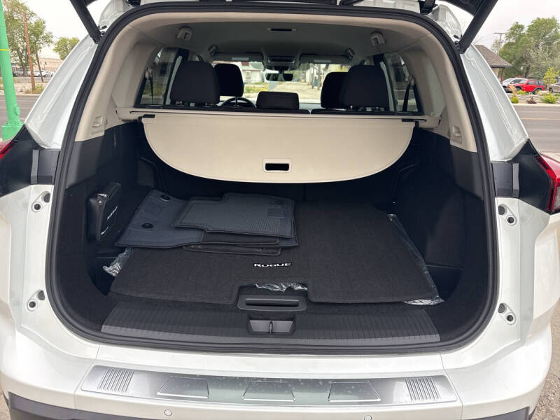2026 Nissan Rogue SV