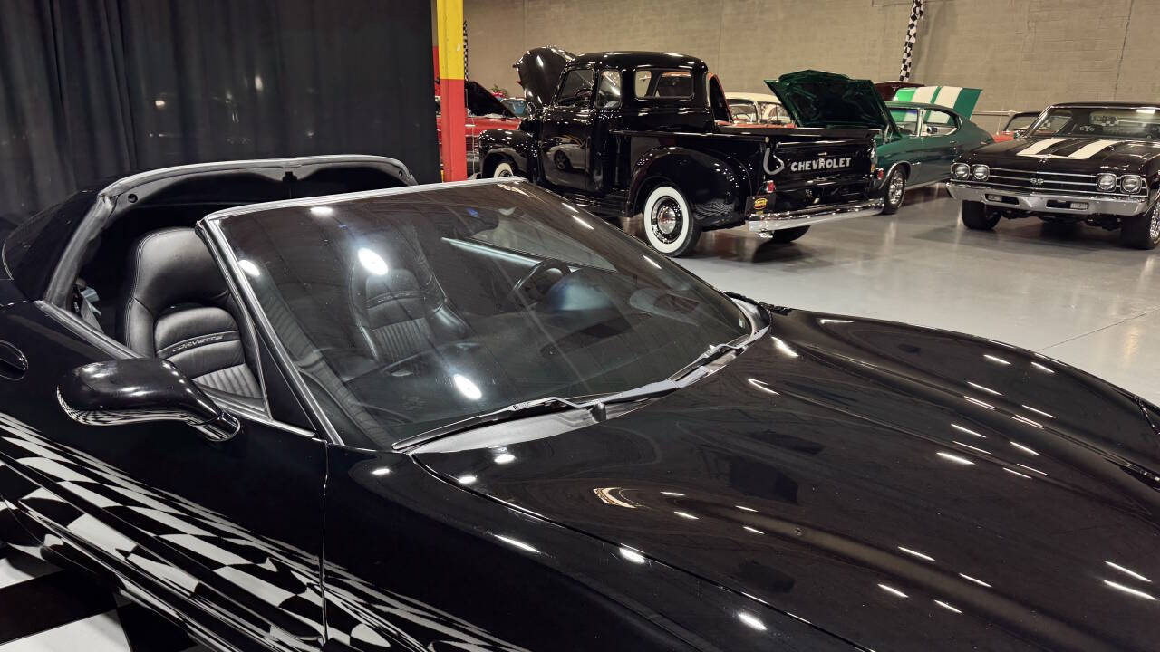 2004 Chevrolet Corvette 27