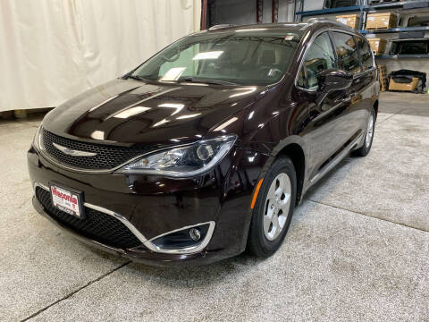 2017 Chrysler Pacifica for sale at Victoria Auto Sales - Waconia Dodge in Waconia MN