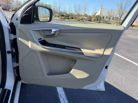 2015 Volvo XC60 T5 Drive-E Premier