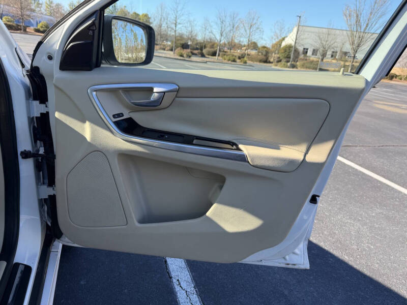 2015 Volvo XC60 T5 Drive-E Premier