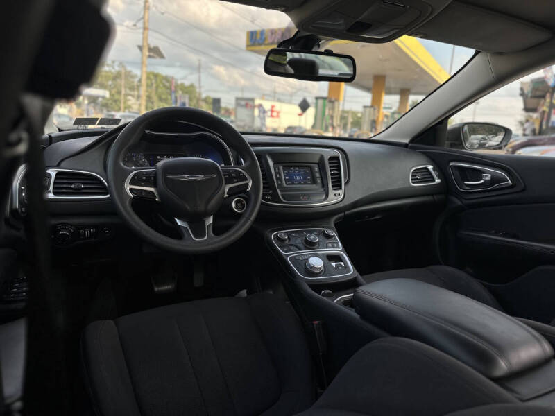2015 Chrysler 200 LX