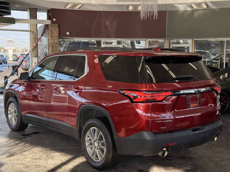 2023 Chevrolet Traverse LT Cloth