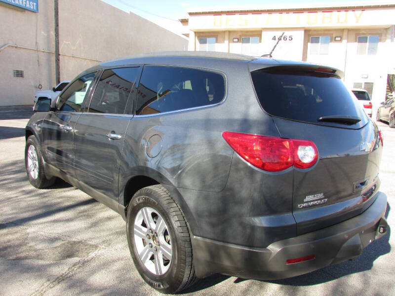 2009 Chevrolet Traverse 1LT photo 4