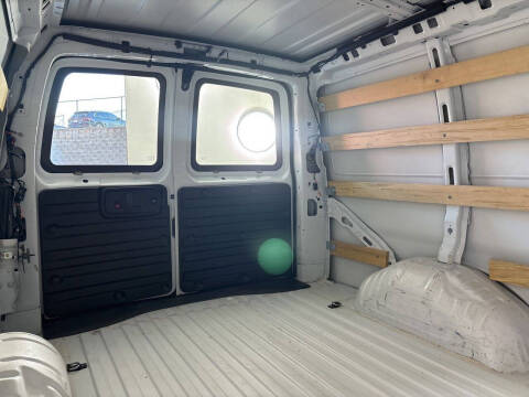 2024 GMC Savana 2500