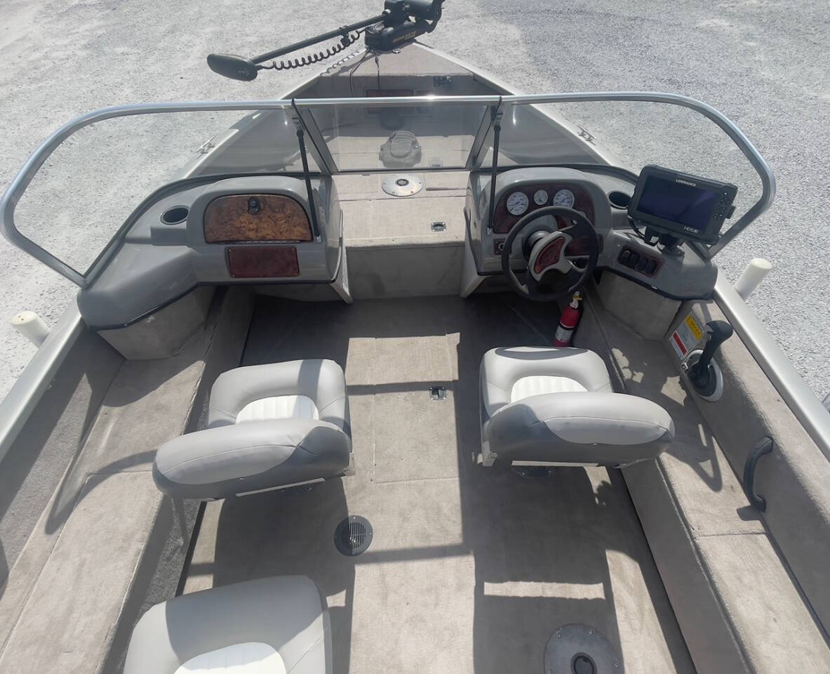 2004 Tracker Targa V-16 for sale at Truman Lake Marine in Warsaw, MO