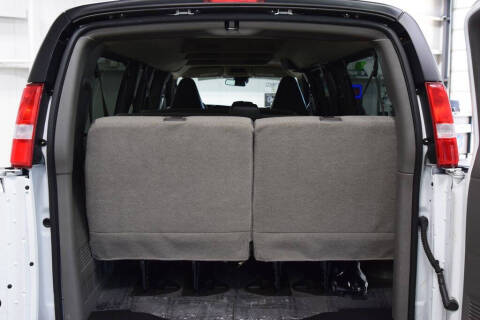2025 Chevrolet Express LT 3500