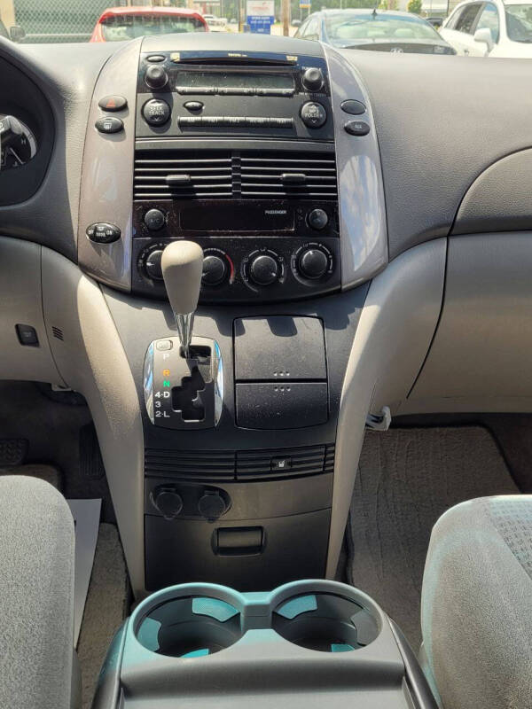 Image 8 of 2009 Toyota Sienna CE 7-Passenger