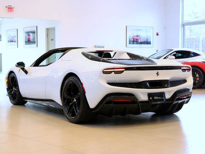 2025 Ferrari 296 GTS