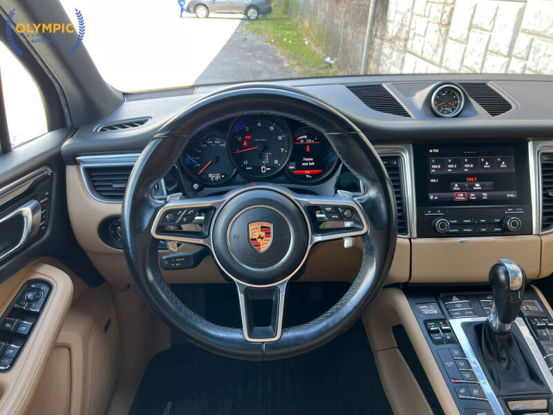 2017 Porsche Macan