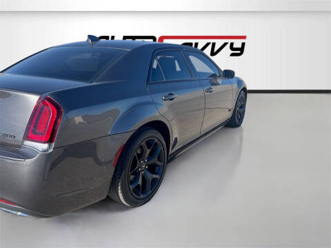 2022 Chrysler 300 Touring L