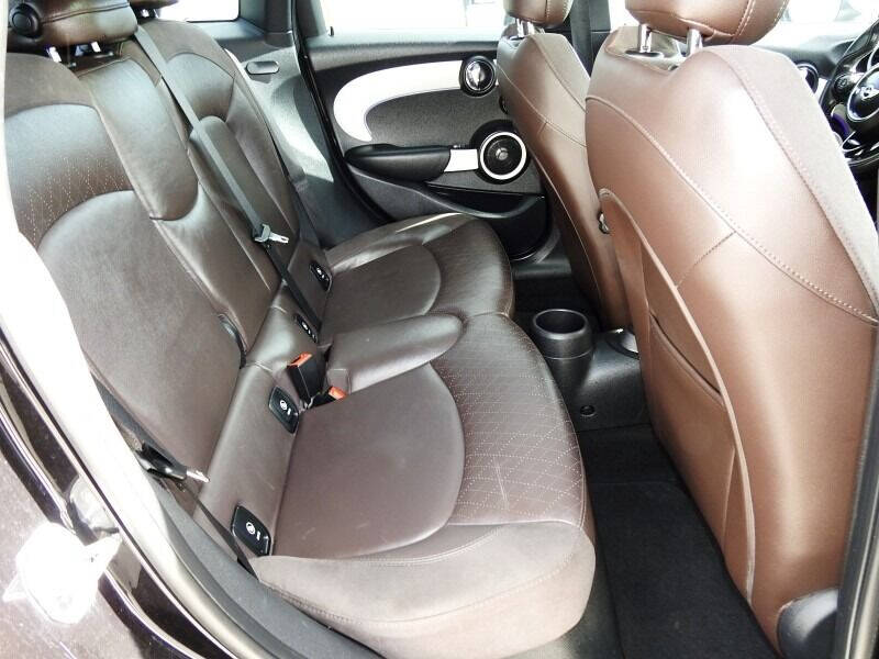 2017 MINI Hardtop Hatchback - $15,900