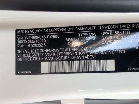 2025 Volvo XC60 T8 Plus Dark Theme