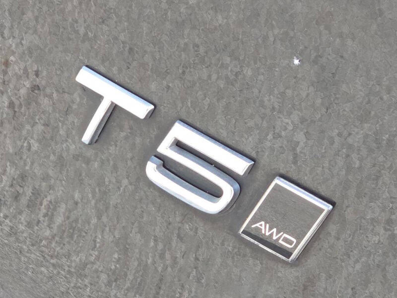 2021 Volvo XC40 T5 R-Design