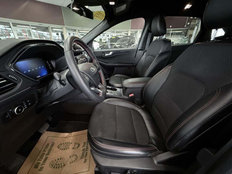 2025 Ford Escape ST-Line Select