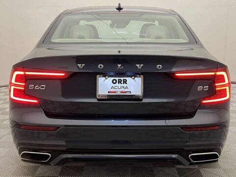 2022 Volvo S60 B5 Momentum