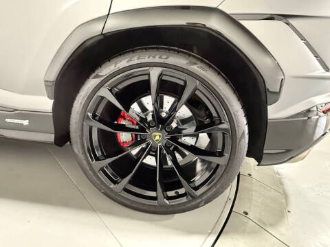 2023 Lamborghini Urus S