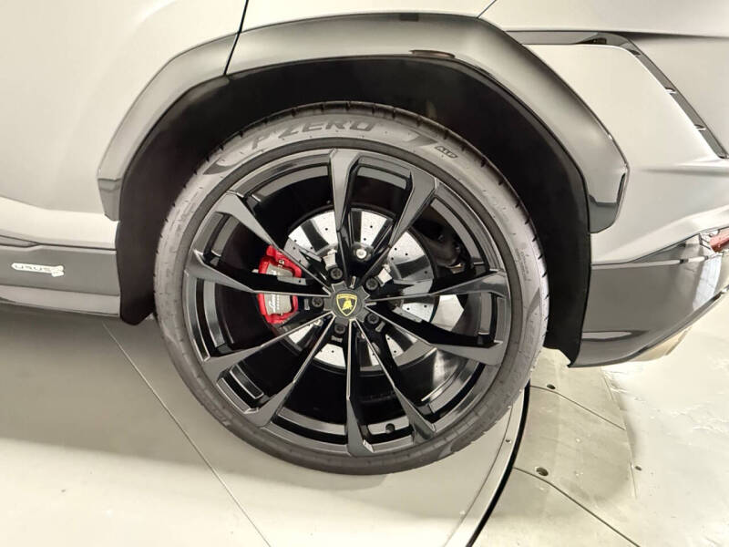 2023 Lamborghini Urus S