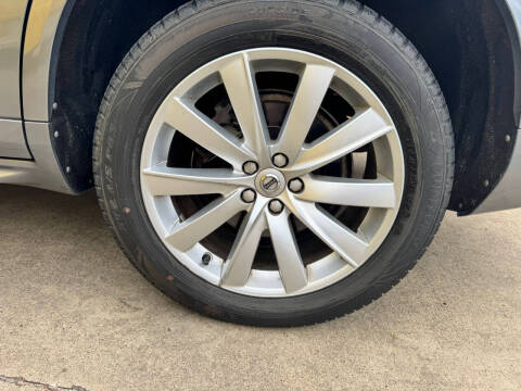 2016 Volvo XC90 T6 Momentum