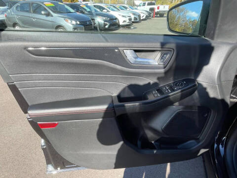 2025 Ford Escape ST-Line Select