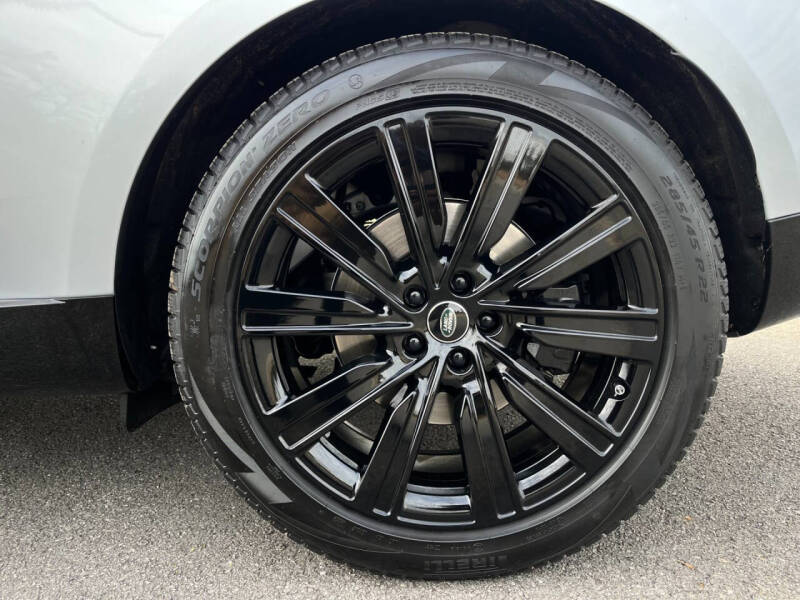 2025 Land Rover Range Rover P400 SE