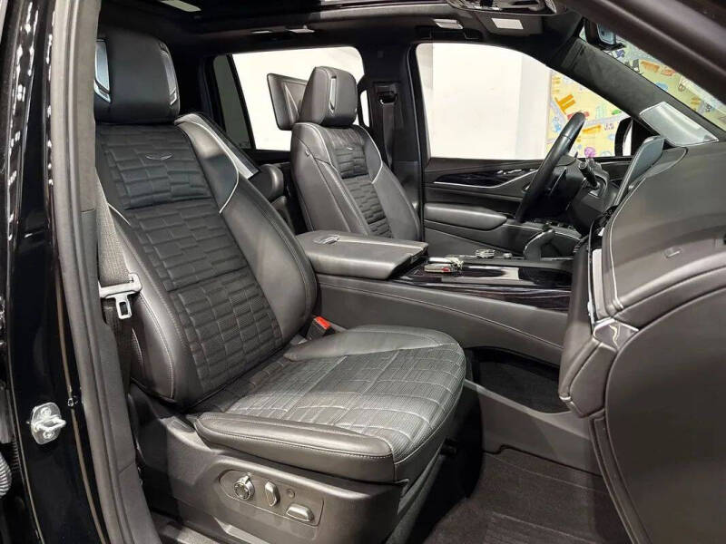 2023 Cadillac Escalade-V ESV