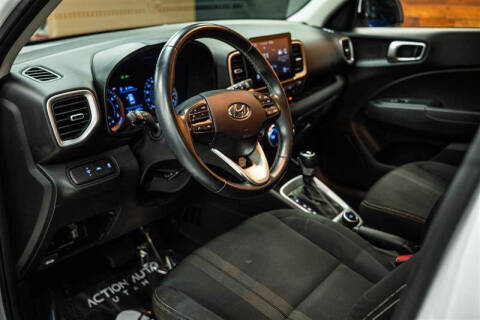 2022 Hyundai Venue SEL