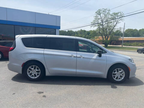2024 Chrysler Pacifica Touring L
