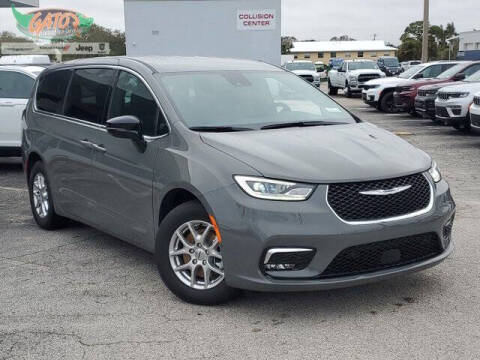 2025 Chrysler Pacifica for sale at GATOR'S IMPORT SUPERSTORE in Melbourne FL